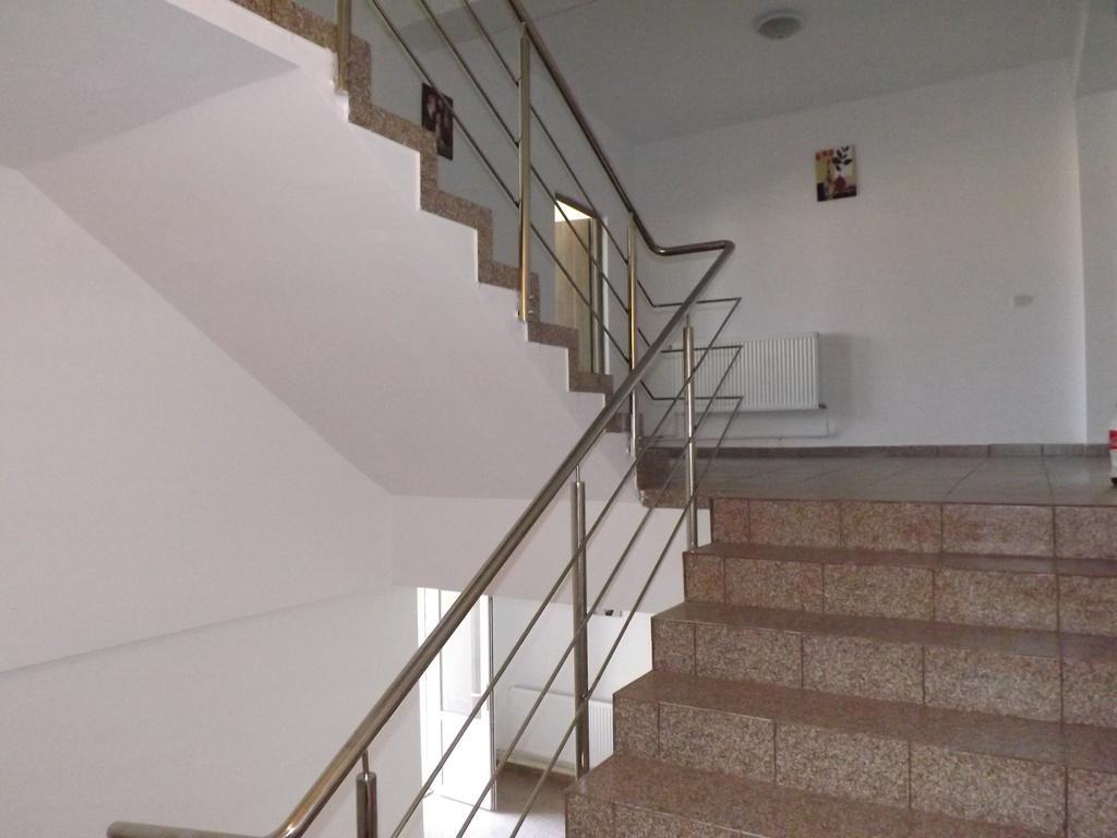 Casa Dobrescu Centura De Nord Hotel Craiova Buitenkant foto